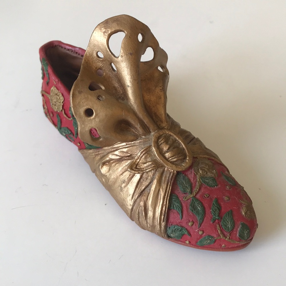 Ceramic Alladin’s Shoe